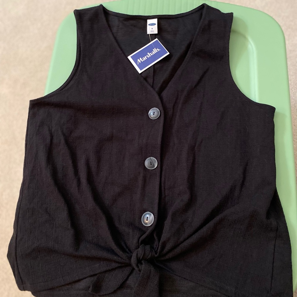 Black NWT woman’s top - Old Navy size M